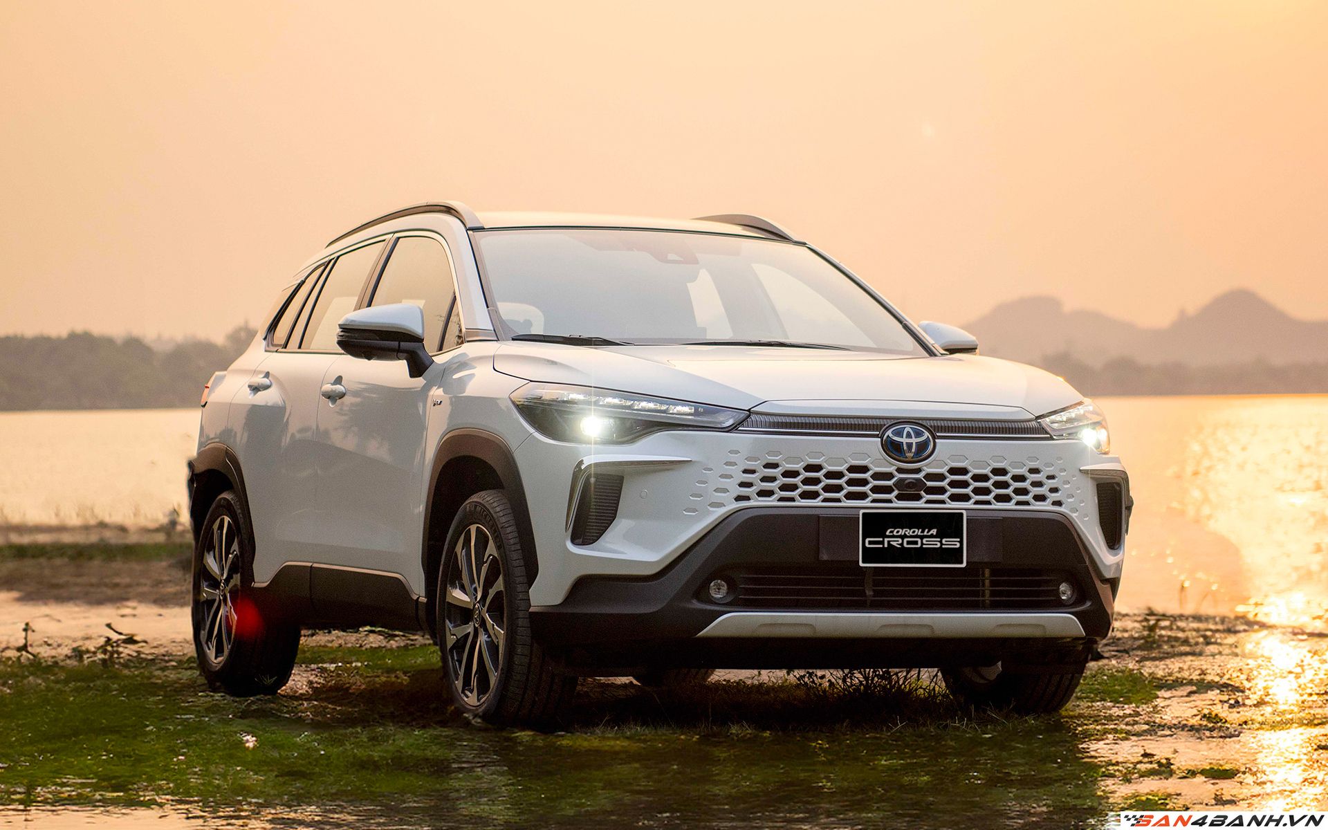 Toyota Corolla Cross Hybrid 2024-