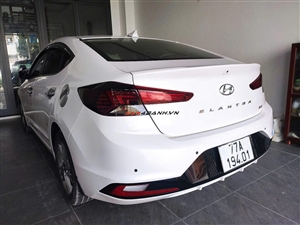 Hyundai Elantra 1.6 AT