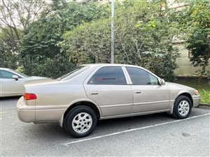 Toyota Camry LE 2.2