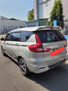 Suzuki Hybrid Ertiga AT