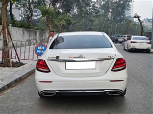 Mercedes-Benz E class E200