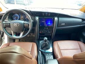 Toyota Fortuner 2.4 4x2 MT