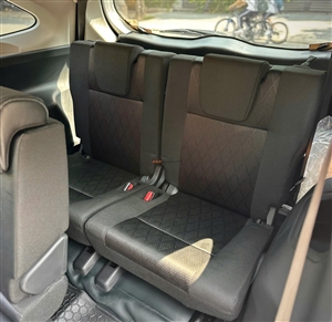 Toyota Veloz Cross CVT Top