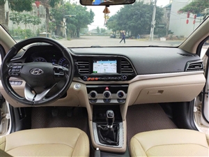 Hyundai Elantra 2.0 AT