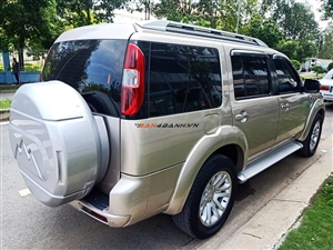 Ford Everest 2.5L 4x2 AT