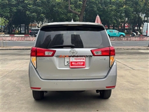 Toyota Innova 2.0E