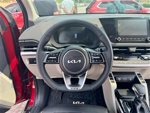 Kia Carens 1.5G Luxury