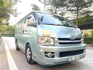 Toyota Hiace Super Wagon 2.7