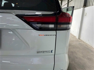 Toyota Innova Cross Hybrid