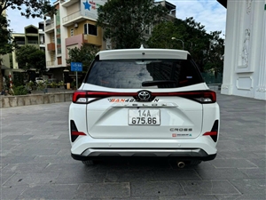 Toyota Veloz Cross CVT