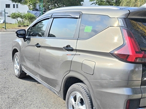 Mitsubishi Xpander AT