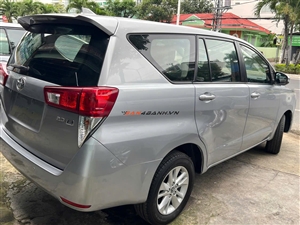 Toyota Innova 2.0E