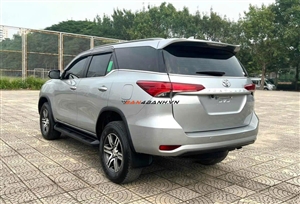 Toyota Fortuner 2.4G 4x2 MT