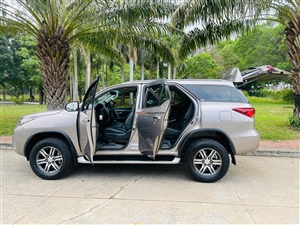 Toyota Fortuner 2.4 4x2 AT