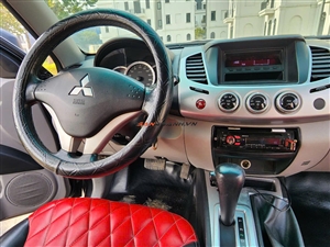 Mitsubishi Triton GLS 4x4 AT