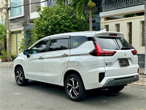 Mitsubishi Xpander AT Premium