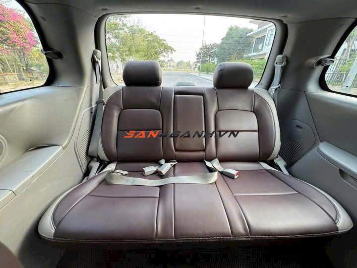 Kia Carnival GS 2.5 MT