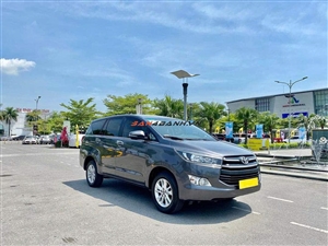 Toyota Innova 2.0E