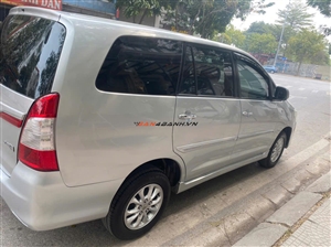 Toyota Innova 2.0E