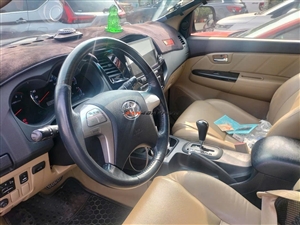 Toyota Fortuner 2.7V 4x2 AT