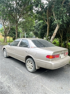 Toyota Camry LE 2.2