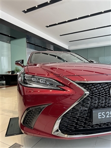 Lexus ES 250 F-Sport