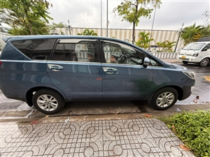 Toyota Innova 2.0E