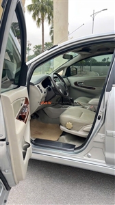 Toyota Innova G