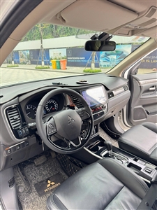 Mitsubishi Outlander Premium 2.0 CVT