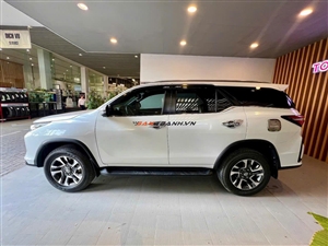 Toyota Fortuner 2.4 4x2 AT Legender