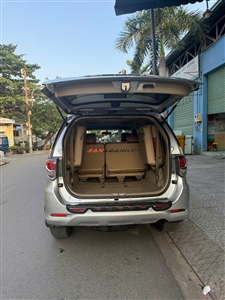 Toyota Fortuner 2.7V 4X2 AT