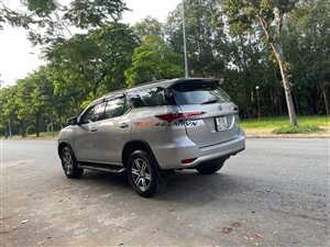 Toyota Fortuner 2.4G 4x2 MT