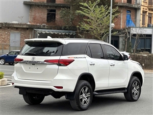 Toyota Fortuner 2.4G 4x2 AT