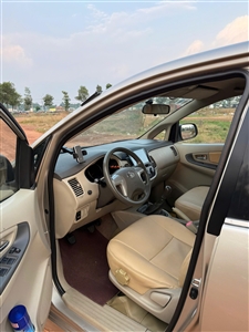 Toyota Innova 2.0E