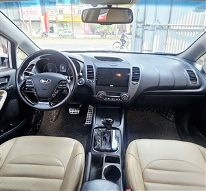 Kia Cerato 1.6 AT