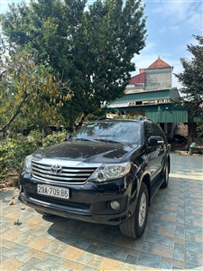 Toyota Fortuner 2.7V 4x4 AT