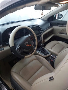 Hyundai Elantra 2.0 AT