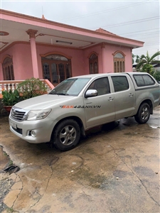 Toyota Hilux 3.0G 4x4 MT