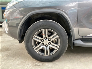 Toyota Fortuner 2.4G