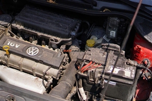 Volkswagen Polo 1.6 AT