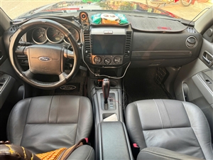 Ford Everest 2.5L 4x2 AT