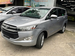 Toyota Innova 2.0E