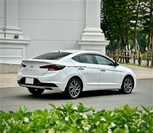 Hyundai Elantra 2.0 AT