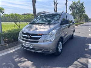 Hyundai Grand Starex Van 2.4 MT