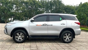 Toyota Fortuner 2.4G 4x2 MT