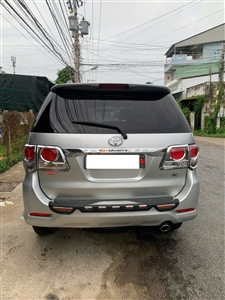 Toyota Fortuner 2.7V 4x2 AT