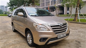 Toyota Innova 2.0E