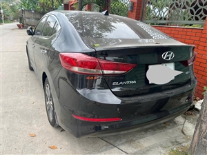 Hyundai Elantra 1.6 AT