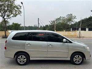 Toyota Innova 2.0G