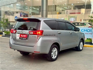 Toyota Innova 2.0E